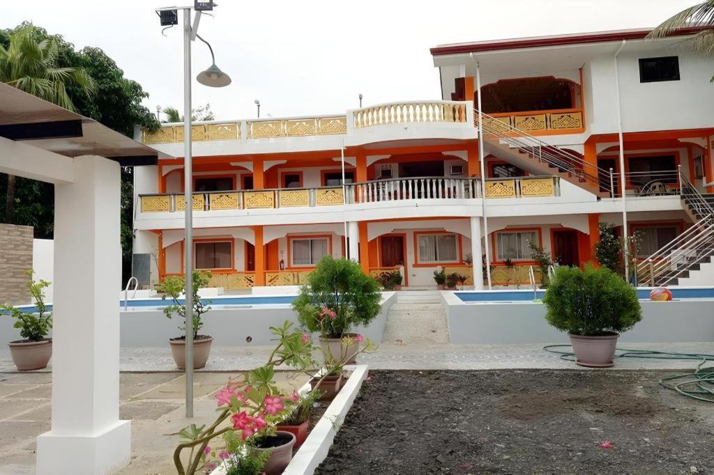 Palm Grove Saud Holiday Complex Hotel Pagudpud Exterior photo
